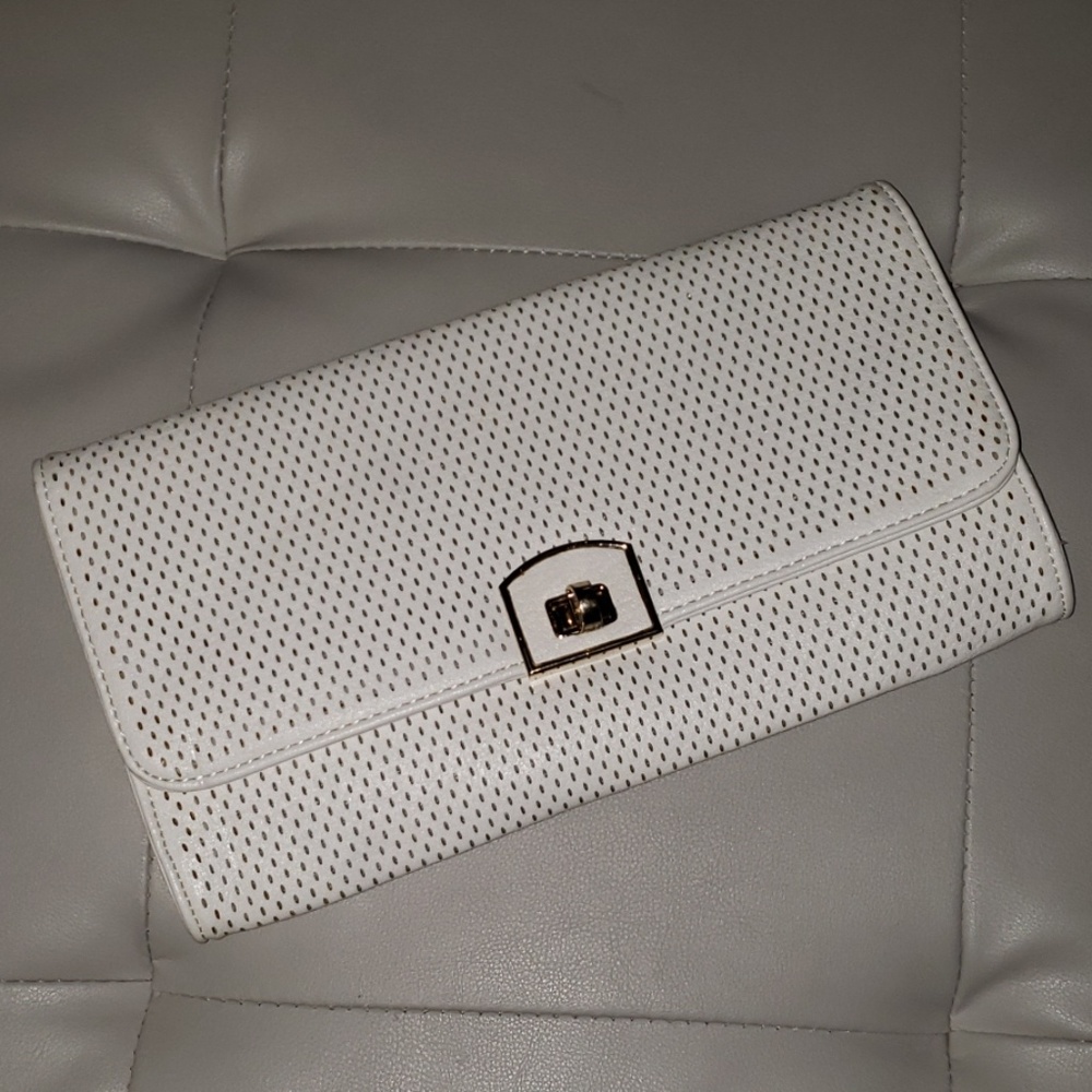 Womens White Vegan Leather Chain Strap Clutch